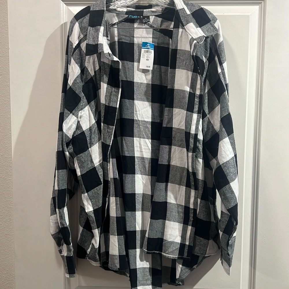 Charlotte Russe Black and white flannel with tags attached size 4x